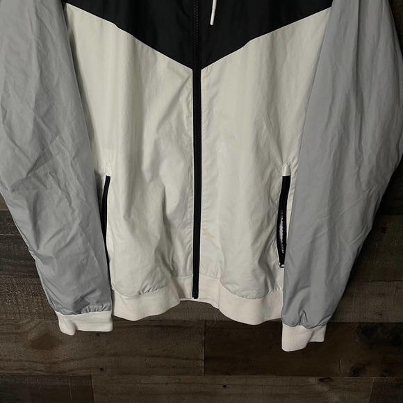 SOLD Nike Sportswear Mens Windbreaker Jacket Large - Picture 3 of 4